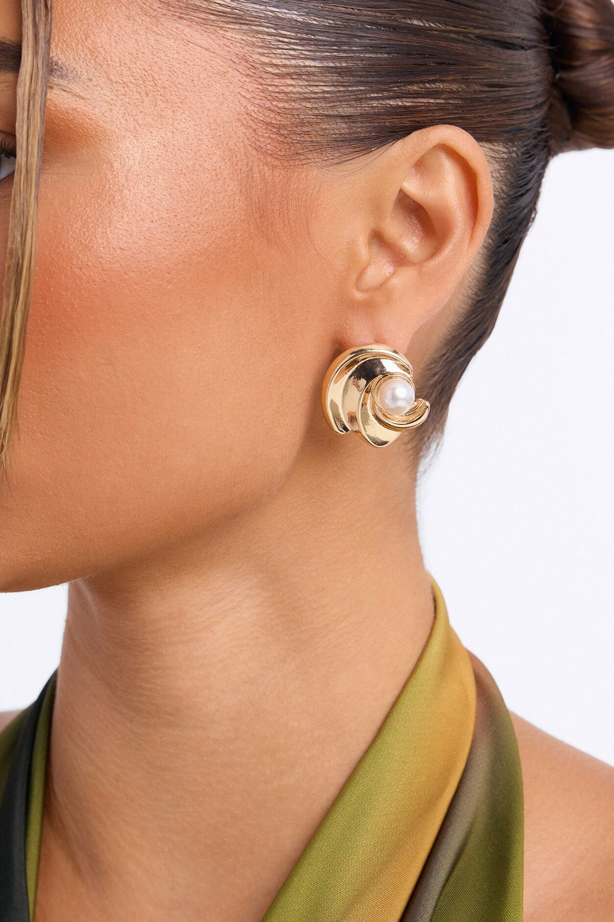 Caught Within Stud Earrings - Gold
