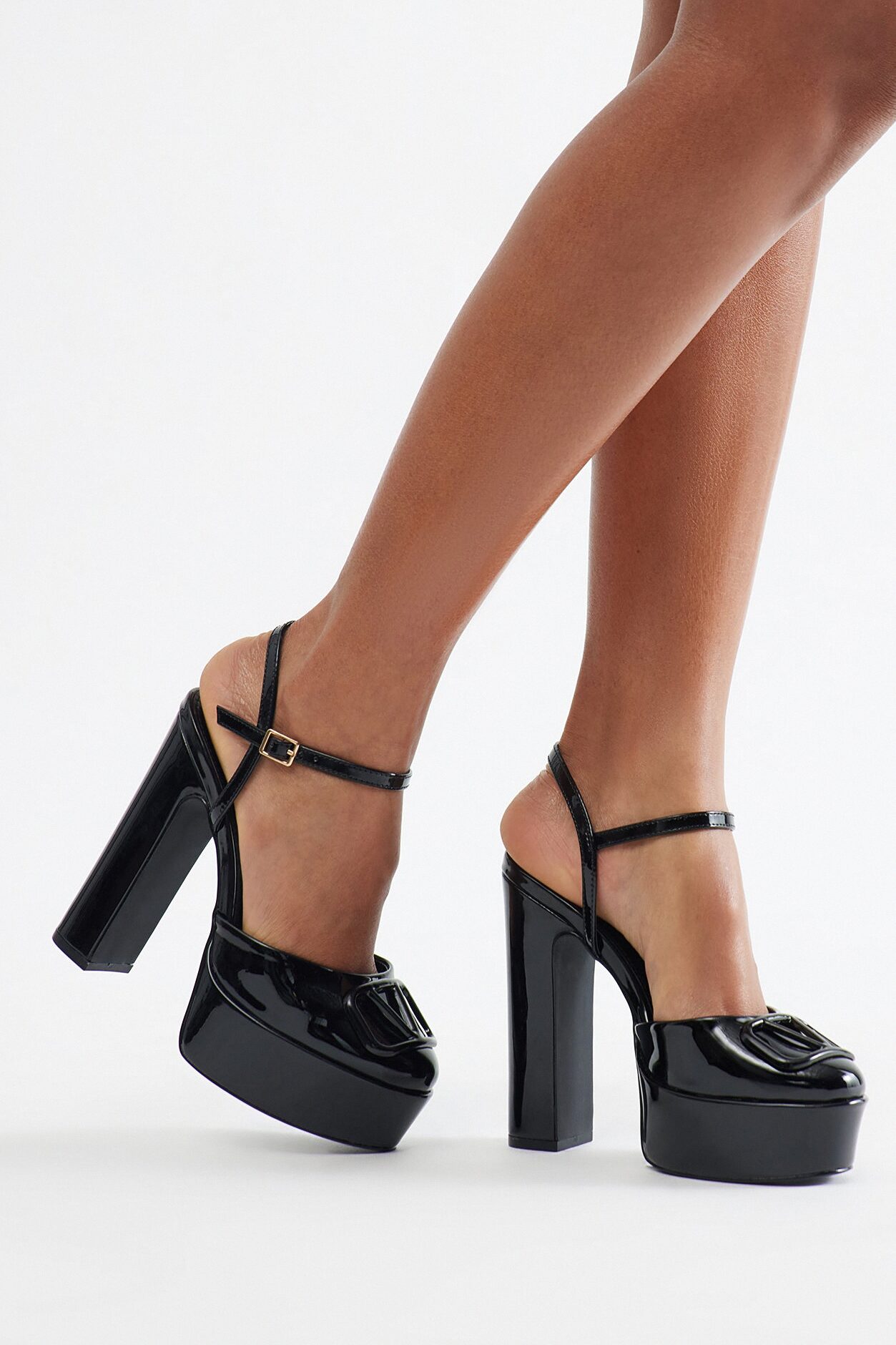 Bayley Hardware Platform Pumps - Black