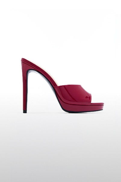 Red patent leather mule