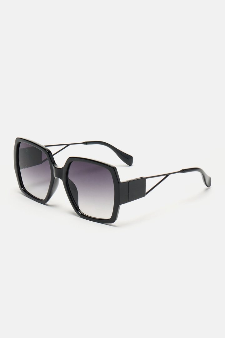 Hiding From Paparazzi Sunglasses - Black