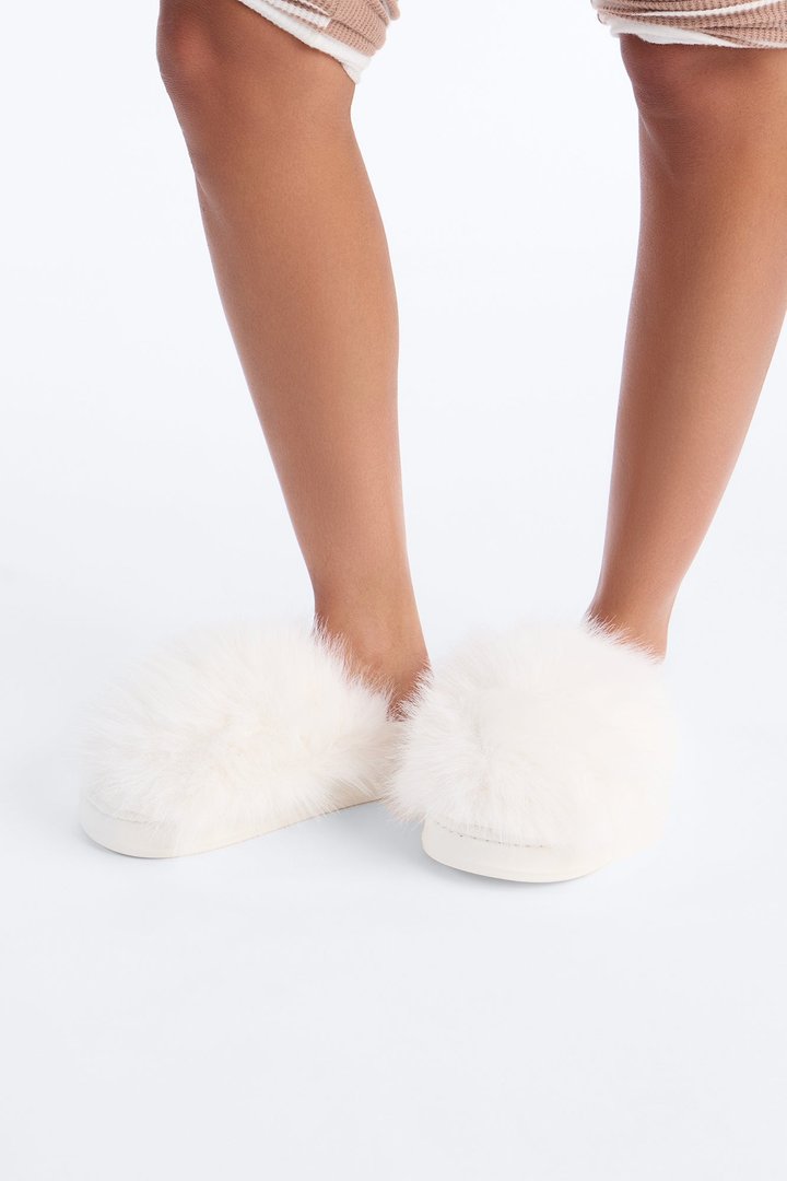 Cloudy Faux Fur Slippers - White