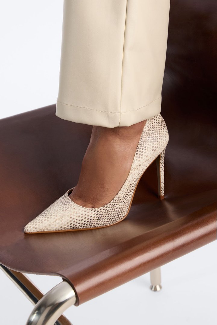 Steve Madden Noir Snake Pumps - Natural/Combo