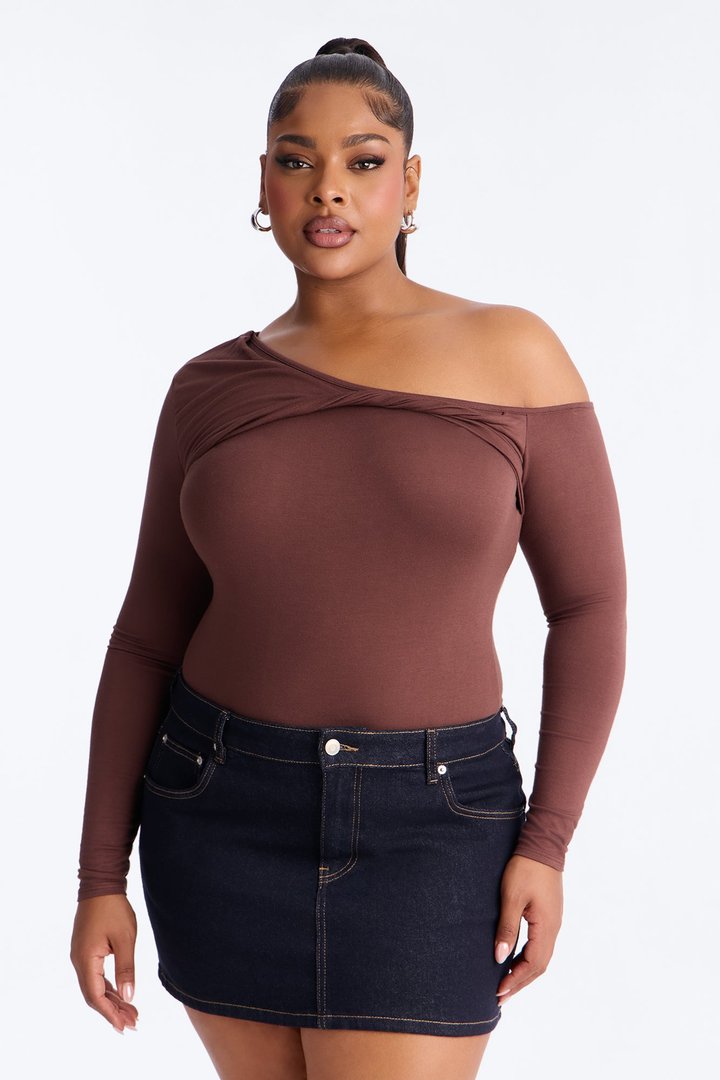 Taylor Ribbed Twist Long Sleeve Top - Chocolate