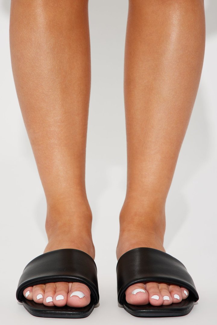 Skyler Flat Sandals - Black