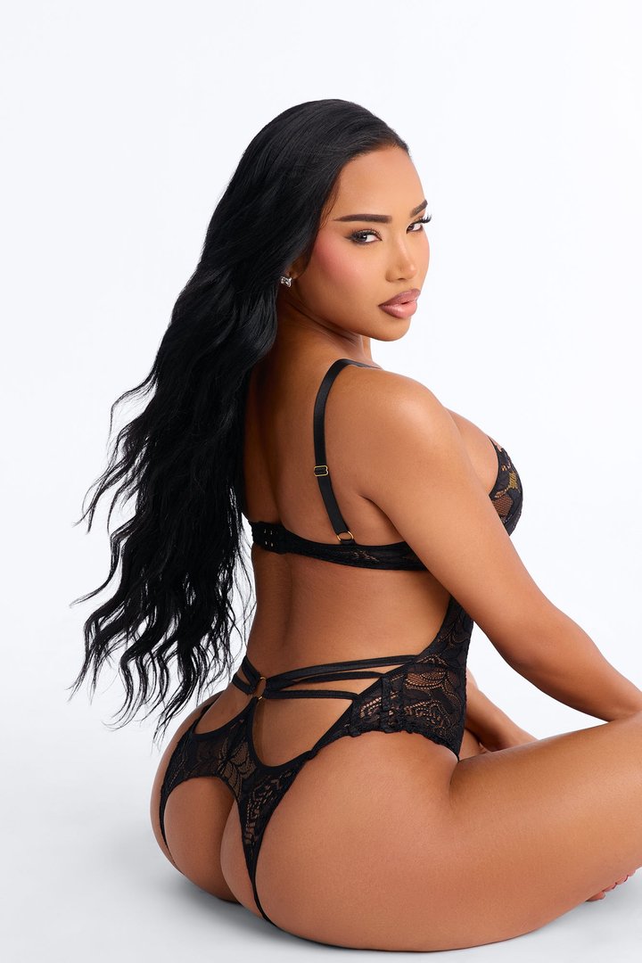 Bare Your Intentions Lace Crotchless Teddy - Black
