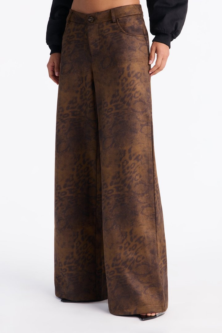Smooth Talkin' Leopard Faux Suede Pant 33″ - Brown/combo