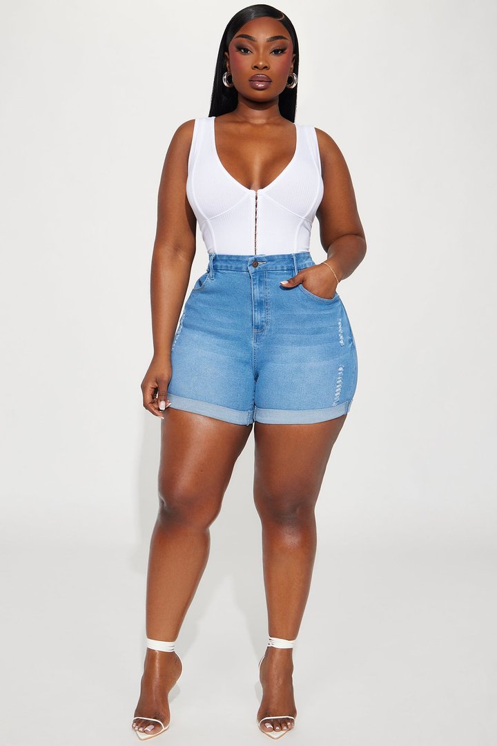 Heaven Sent Cuffed Denim Mom Shorts - Medium Blue Wash