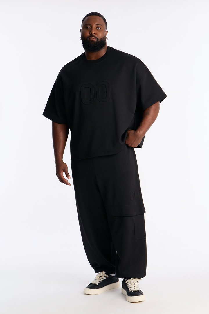 Structured Fleece Embossed Cargo Joggers - Black