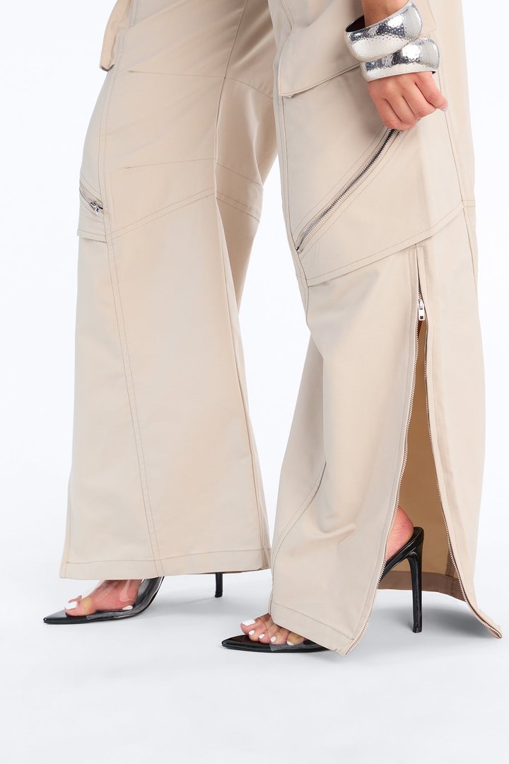 Don't Call Me Windbreaker Wide Leg Cargo Pant 33 - Stone