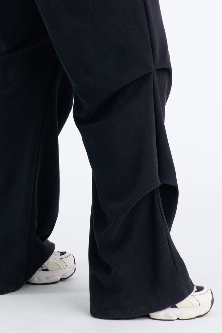 Far From Average Washed Mid Rise Stacked Pant 33″ - Black Wash