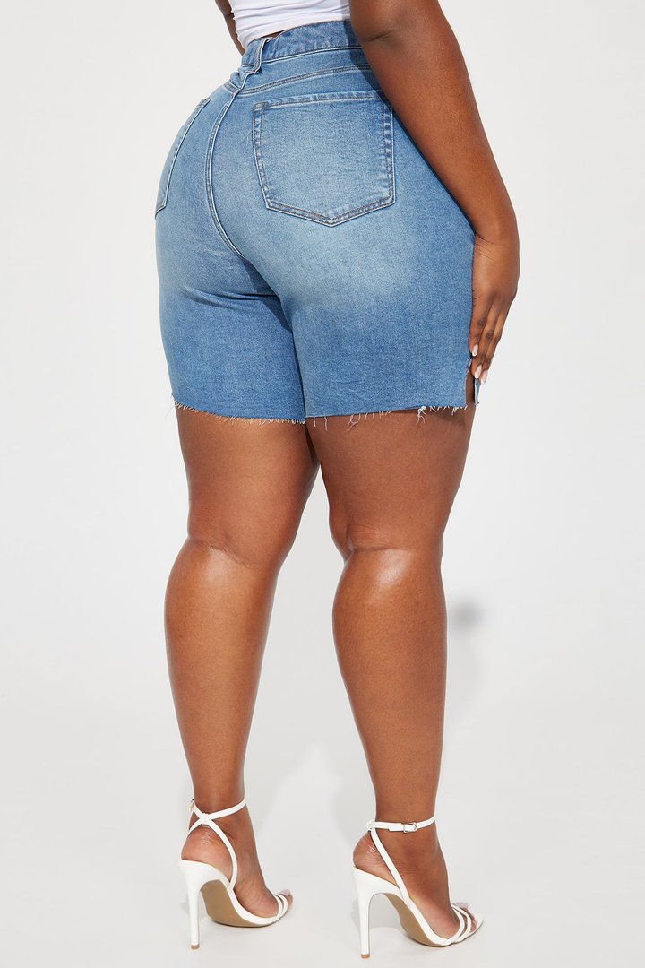 Everything's Good Super Stretch Denim Bermudas - Medium Blue Wash