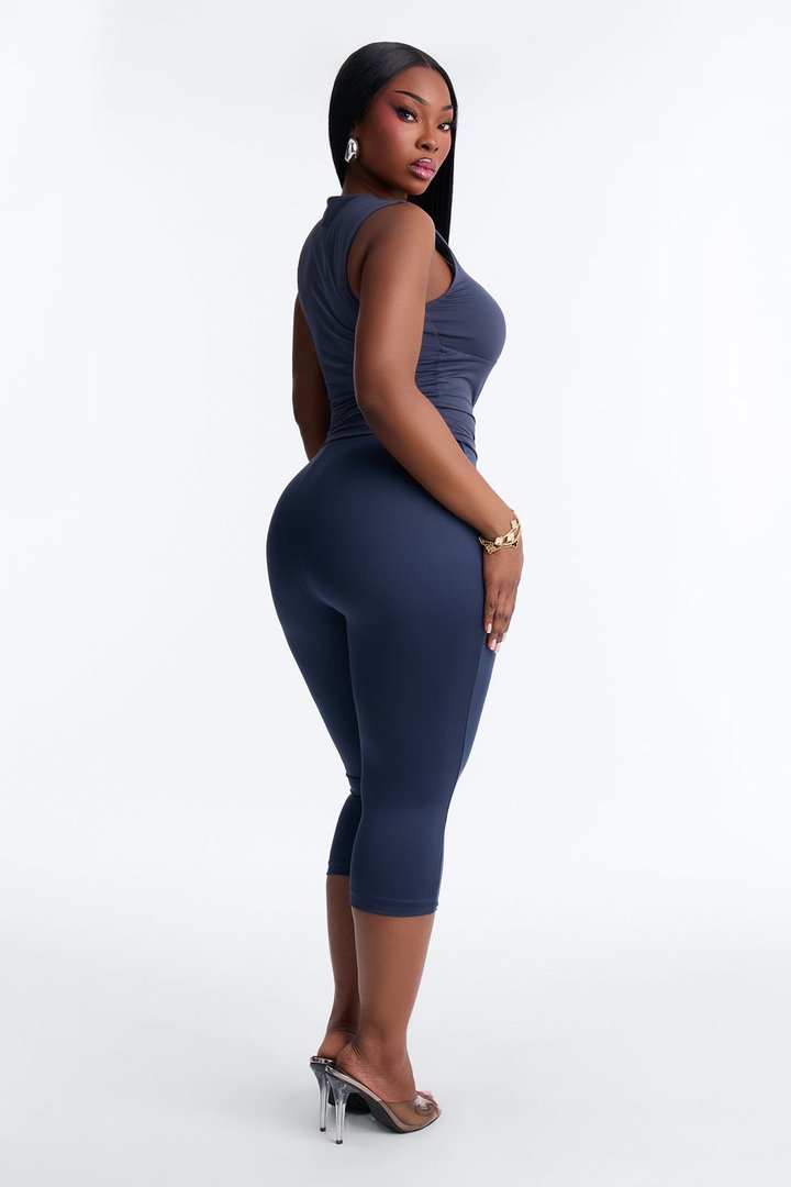 Contour Double Lined Capri Pant - Navy