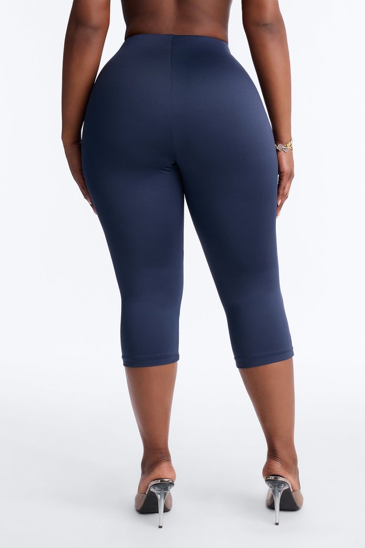 Contour Double Lined Capri Pant - Navy