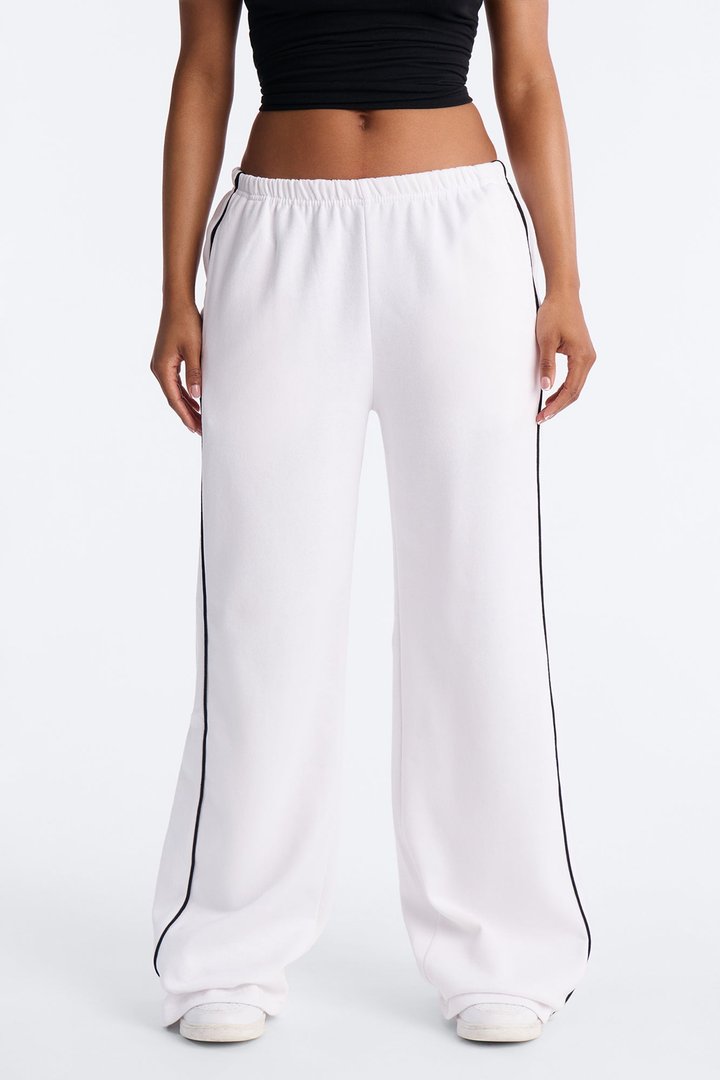 Just Vibin Fleece Lounge Pant - White