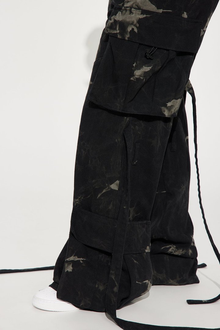 Level You Up Mineral Wash Cargo Pant - Black/combo