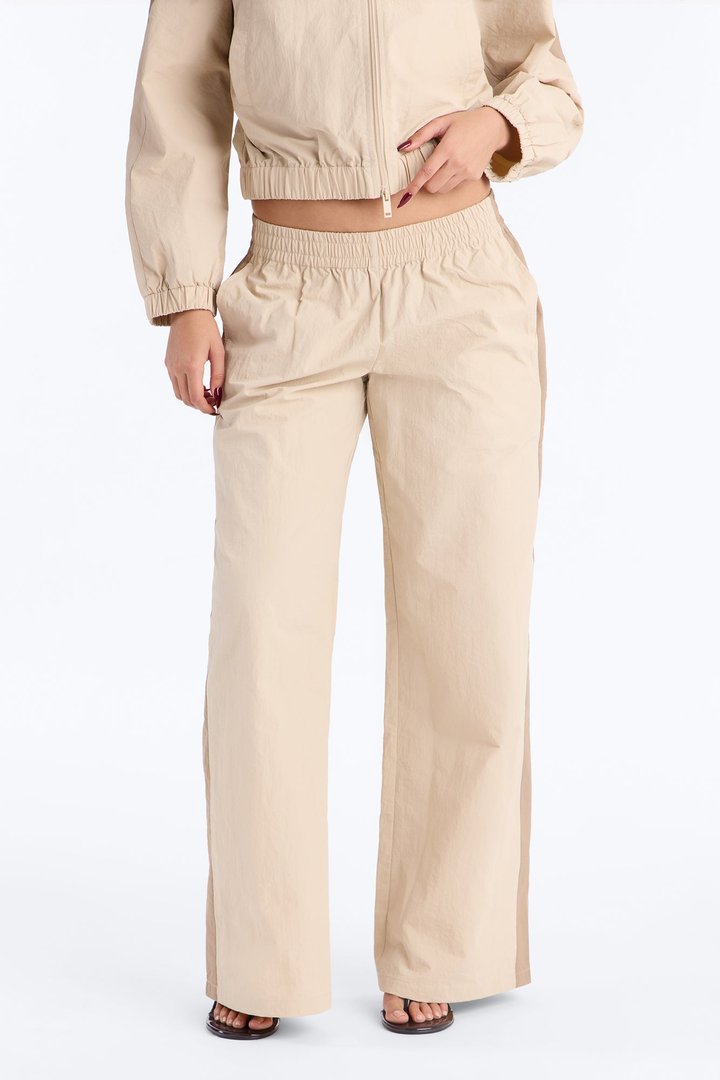 Flex Mode On Windbreaker Track Pant 33″ - Taupe/combo