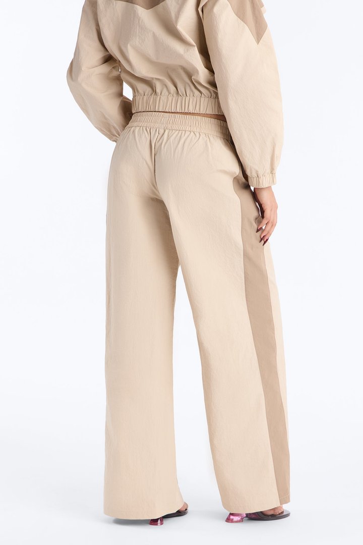 Flex Mode On Windbreaker Track Pant 33″ - Taupe/combo