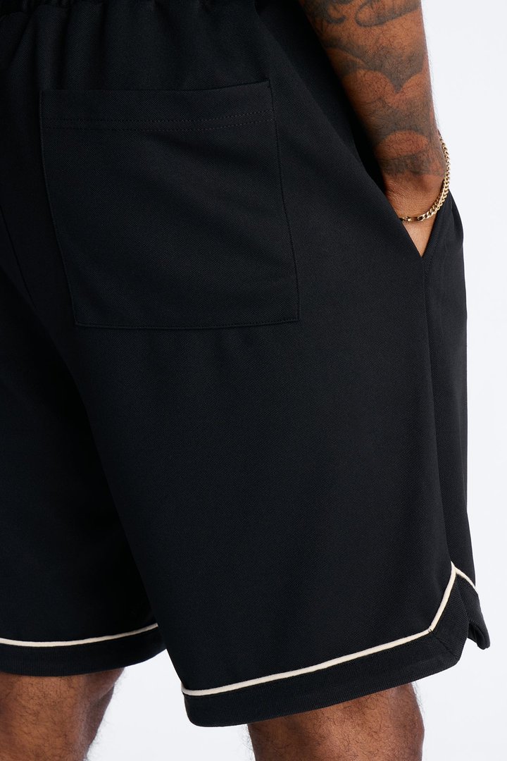 Relaxed Noir Shorts - Black