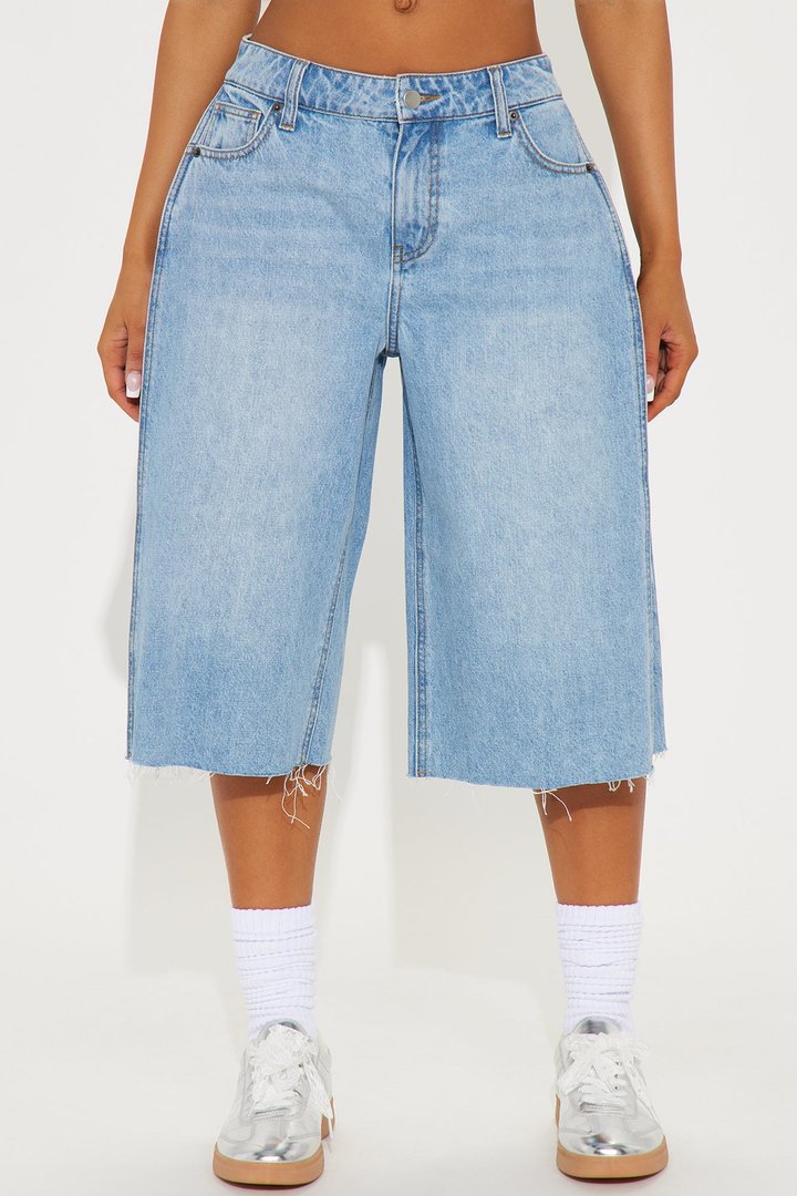 Aleksa Pleated Non Stretch Denim Jorts - Light Wash