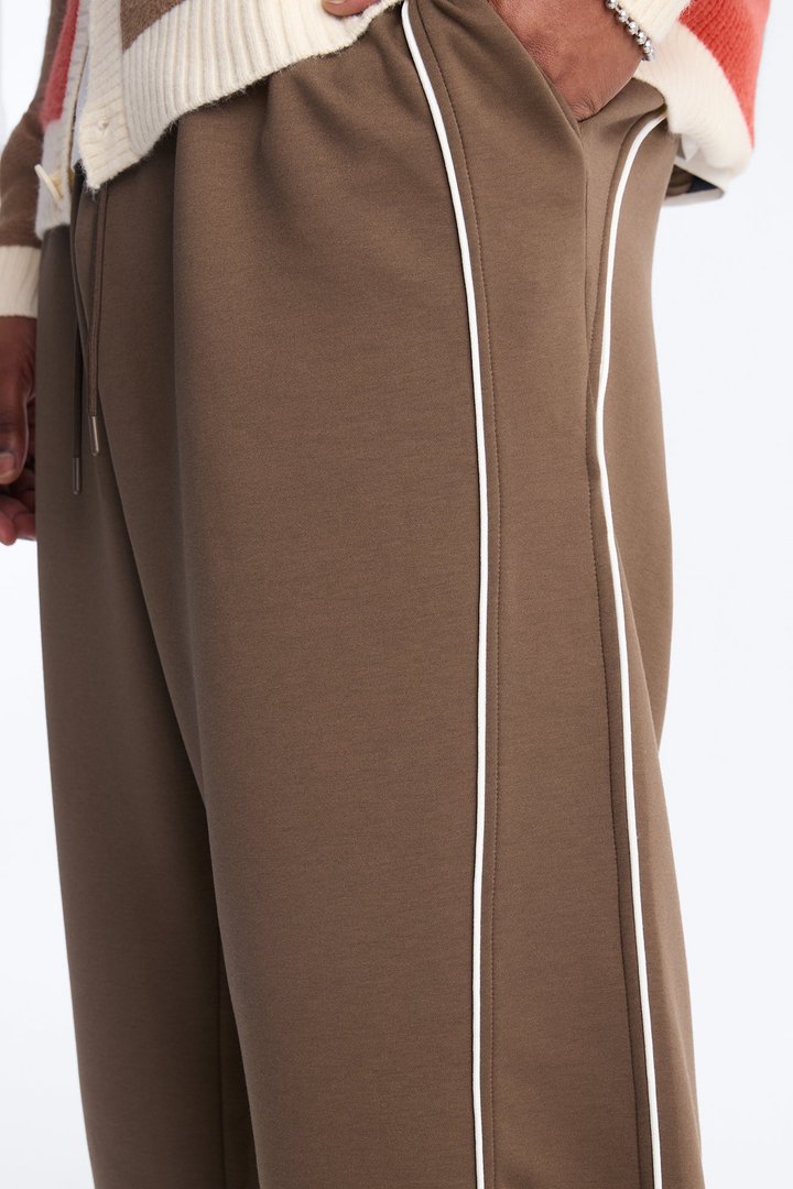 Straight Structured Fleece Piped Pant - Brown