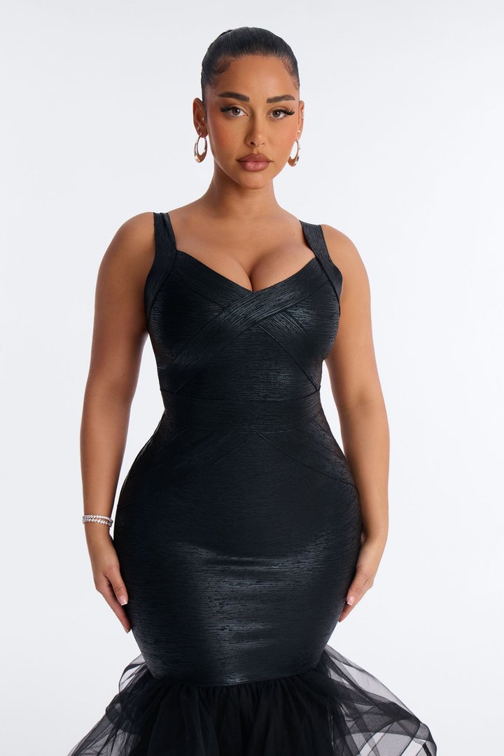 Mermaid Fresh Out Of Fashion Week Midi Dress - Black