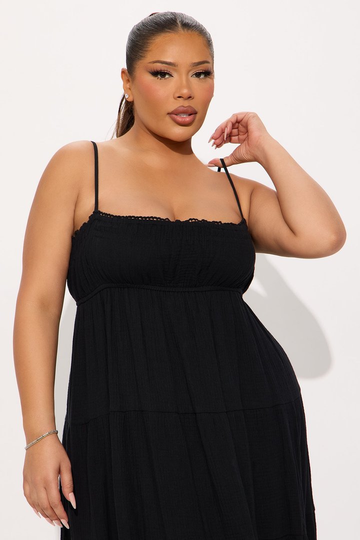 Heidi Flowy Maxi Dress - Black