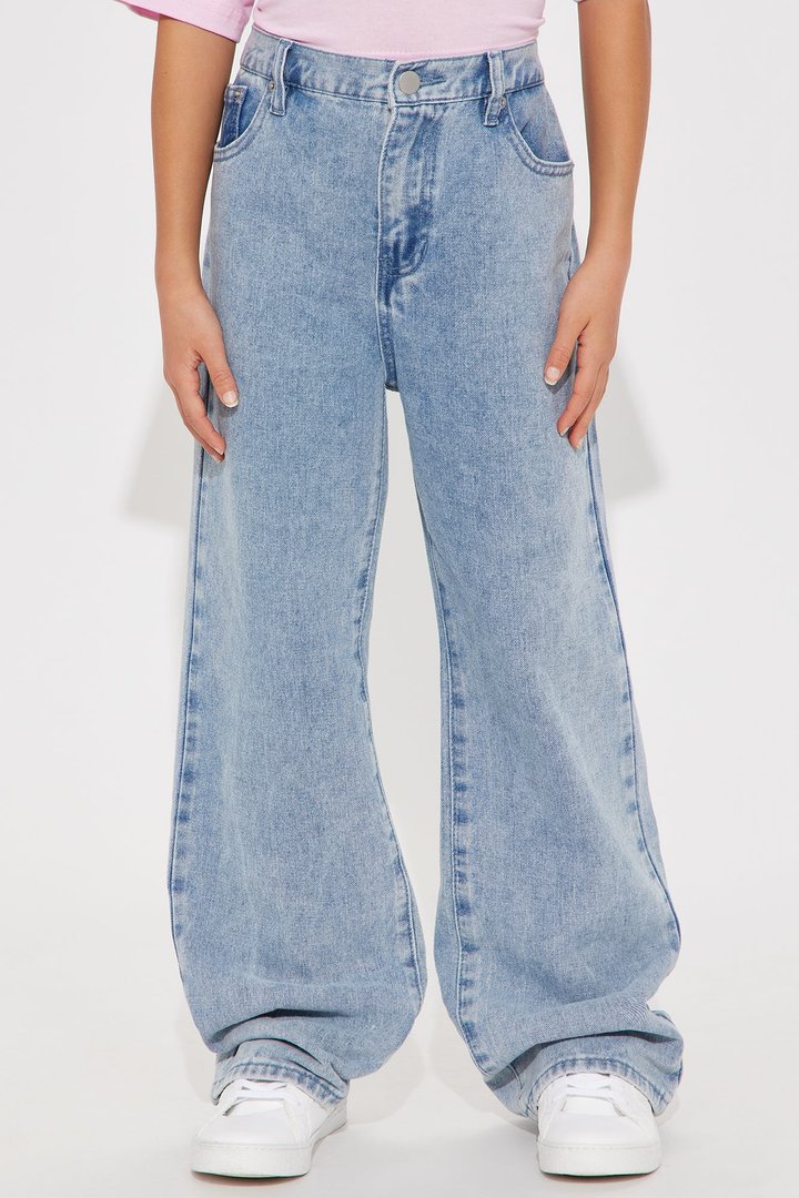 Mini Taking A Bow Embroidered Baggy Jeans - Light Wash