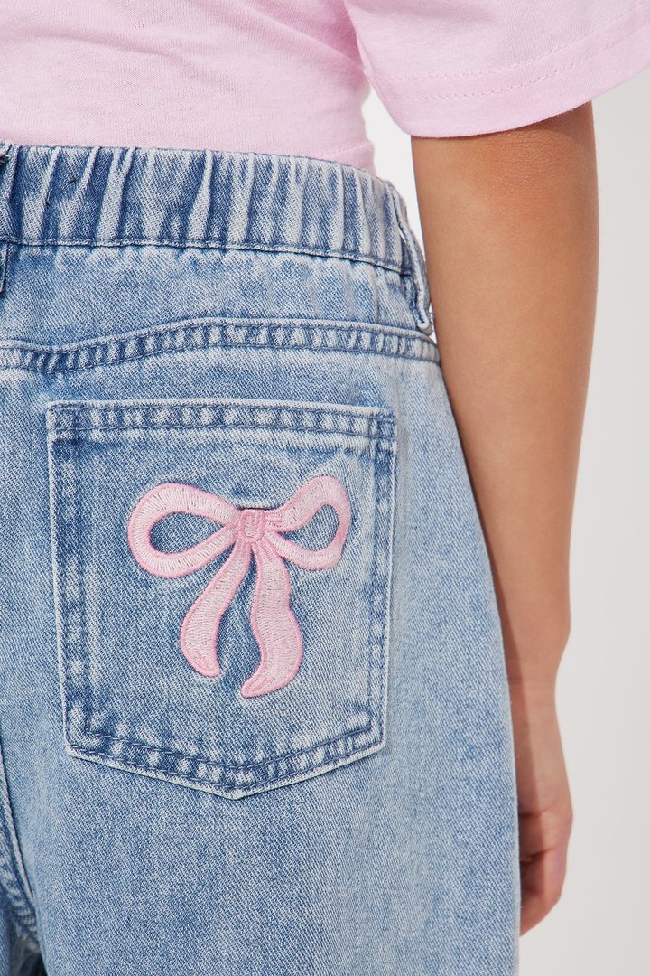 Mini Taking A Bow Embroidered Baggy Jeans - Light Wash