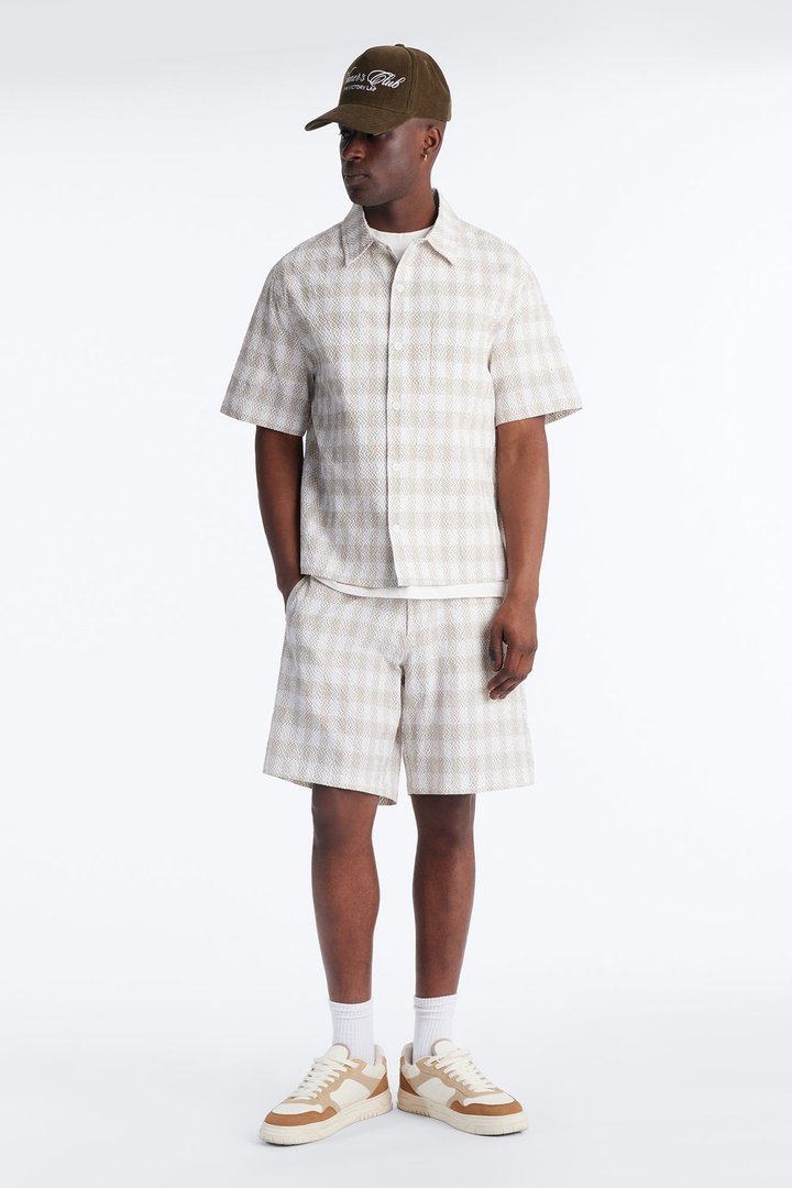 Relaxed Chess Check Seersucker Short - Tan