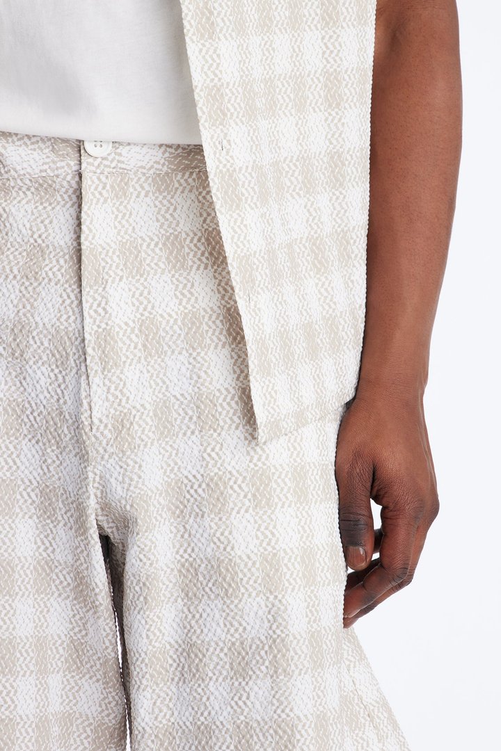 Relaxed Chess Check Seersucker Short - Tan