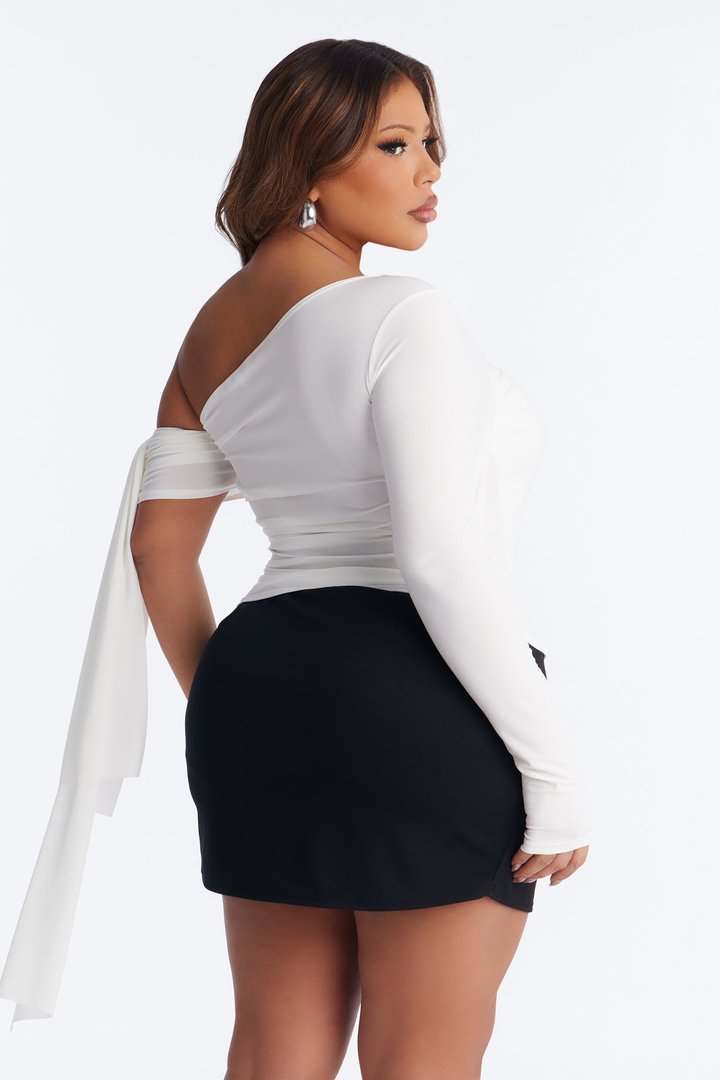 Paola Ruched Off Shoulder Top - White