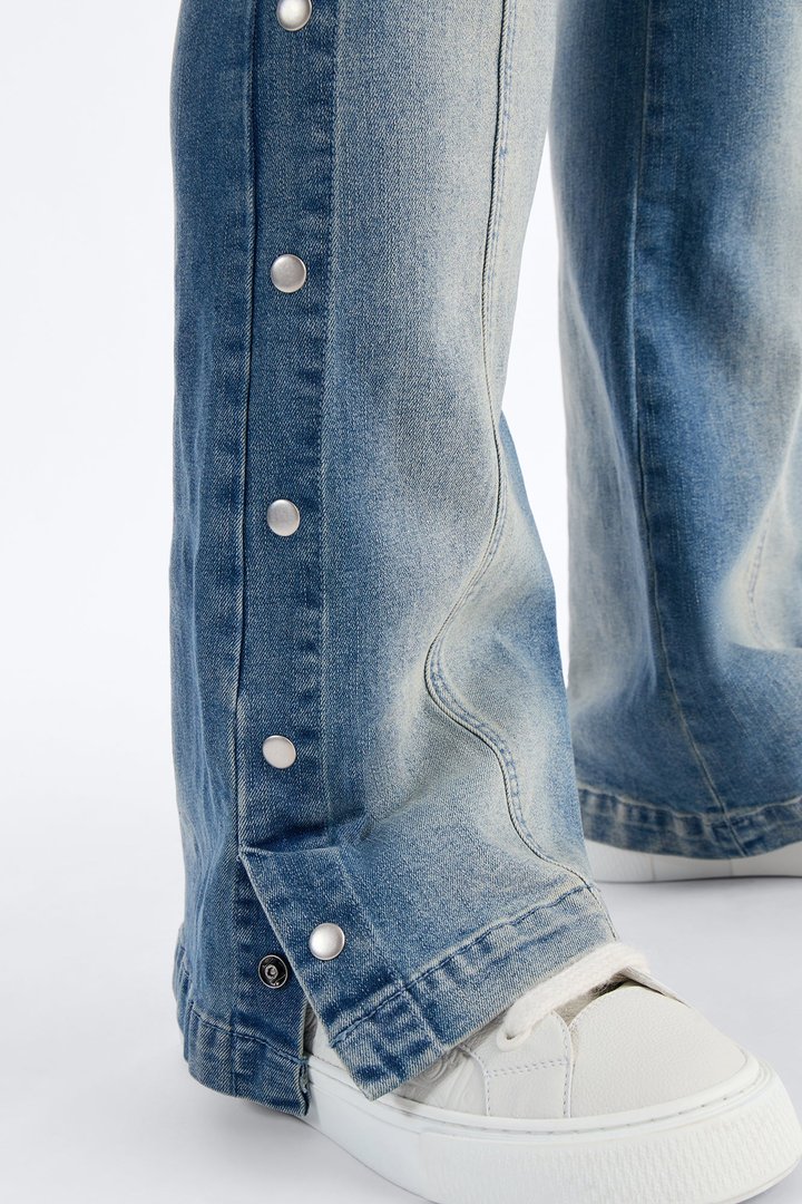 Stacked Skinny Flare Lockdown Jean - Light Wash