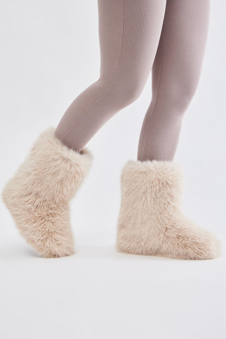 Chilly Days Booties - Beige