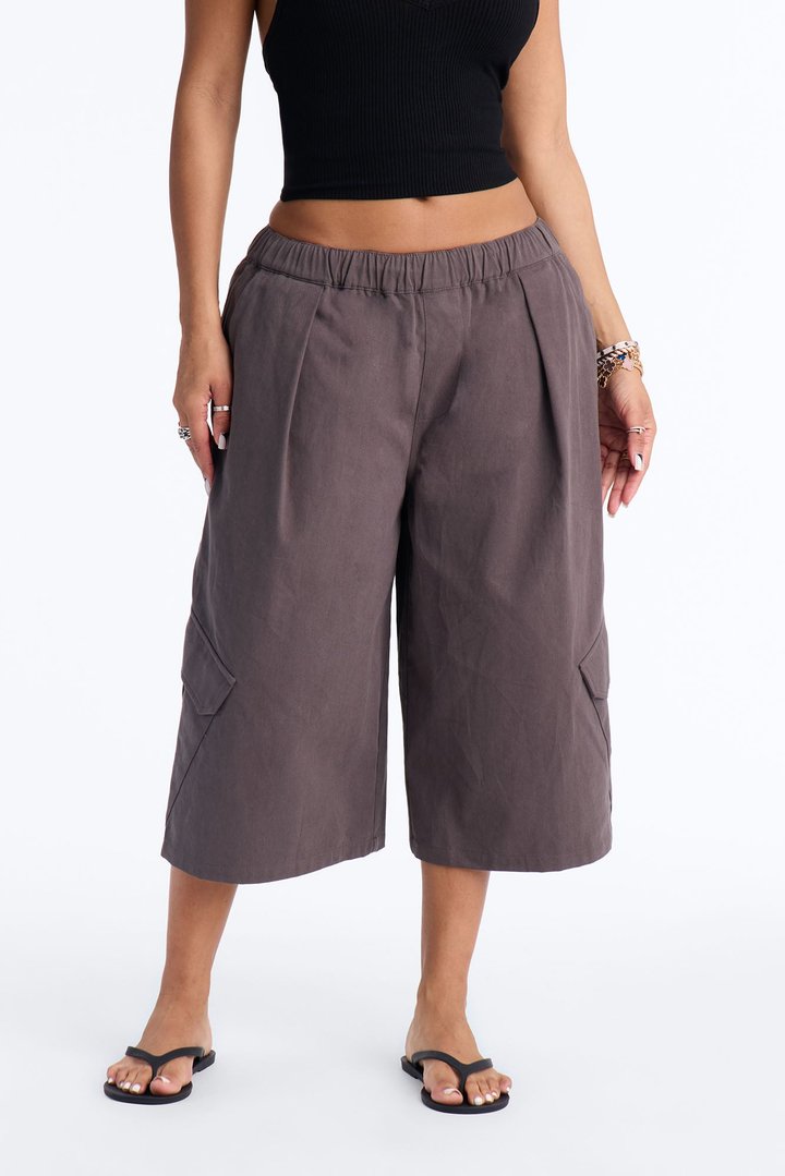 She's A Keeper Cargo Bermuda Short - Charcoal