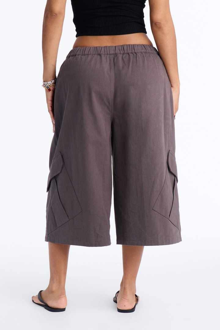 She's A Keeper Cargo Bermuda Short - Charcoal