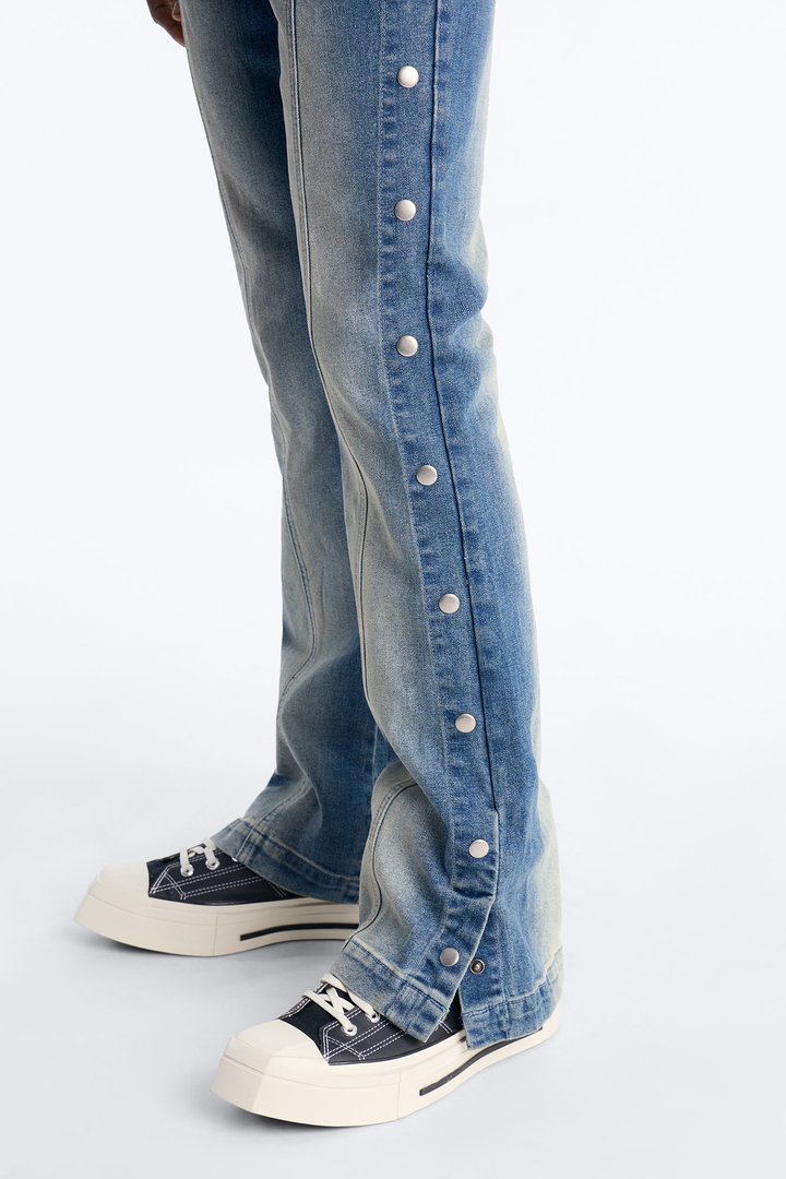 Stacked Skinny Flare Lockdown Jean - Light Wash