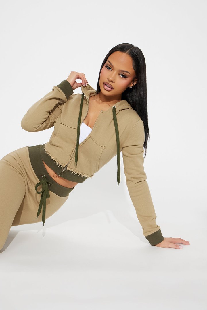 Keeping Up With Me Pant Set - Olive