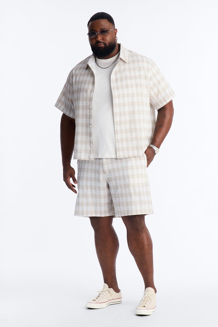 Relaxed Chess Check Seersucker Short - Tan