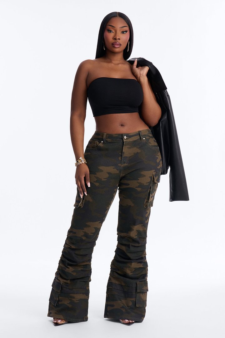 Eliza Low Rise Camo Flare Cargo Pant 33″ - Camouflage