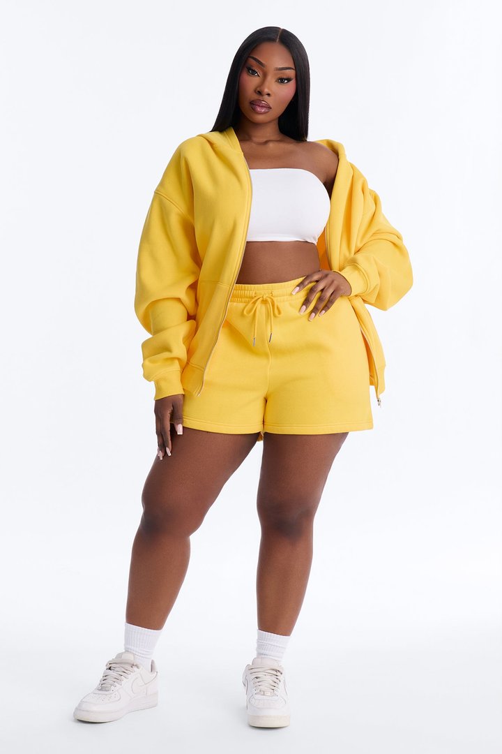 Play No Games Sweatshorts - Yellow