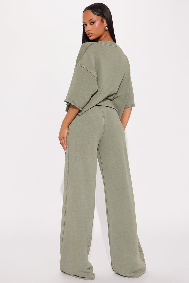 Strollin' Around Pant Set - Sage
