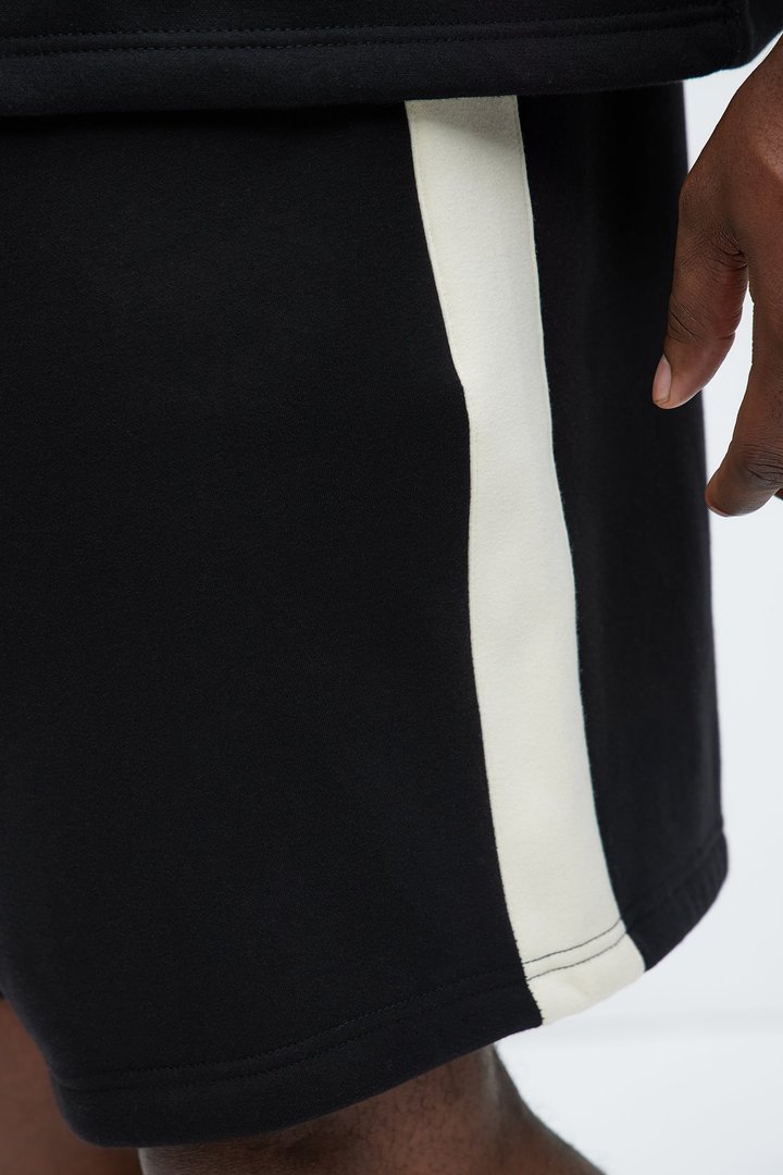 Tayson Oversized Heavyweight Striped Shorts - Black