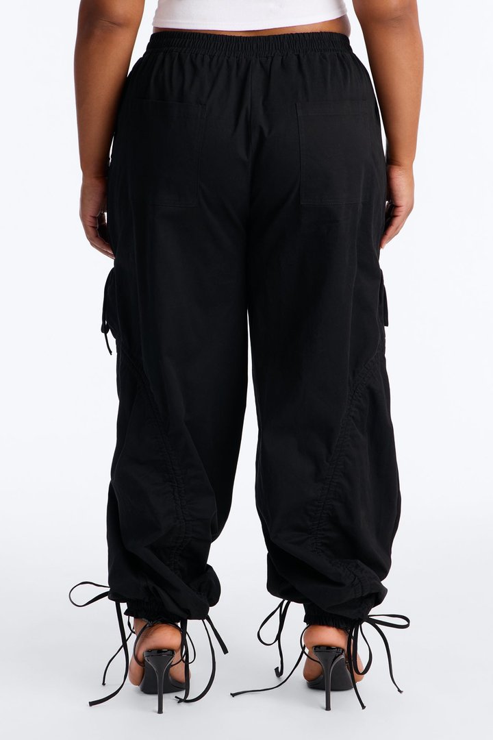 Gemma Low Rise Ruched Jogger Cargo Pant 30″ - Black