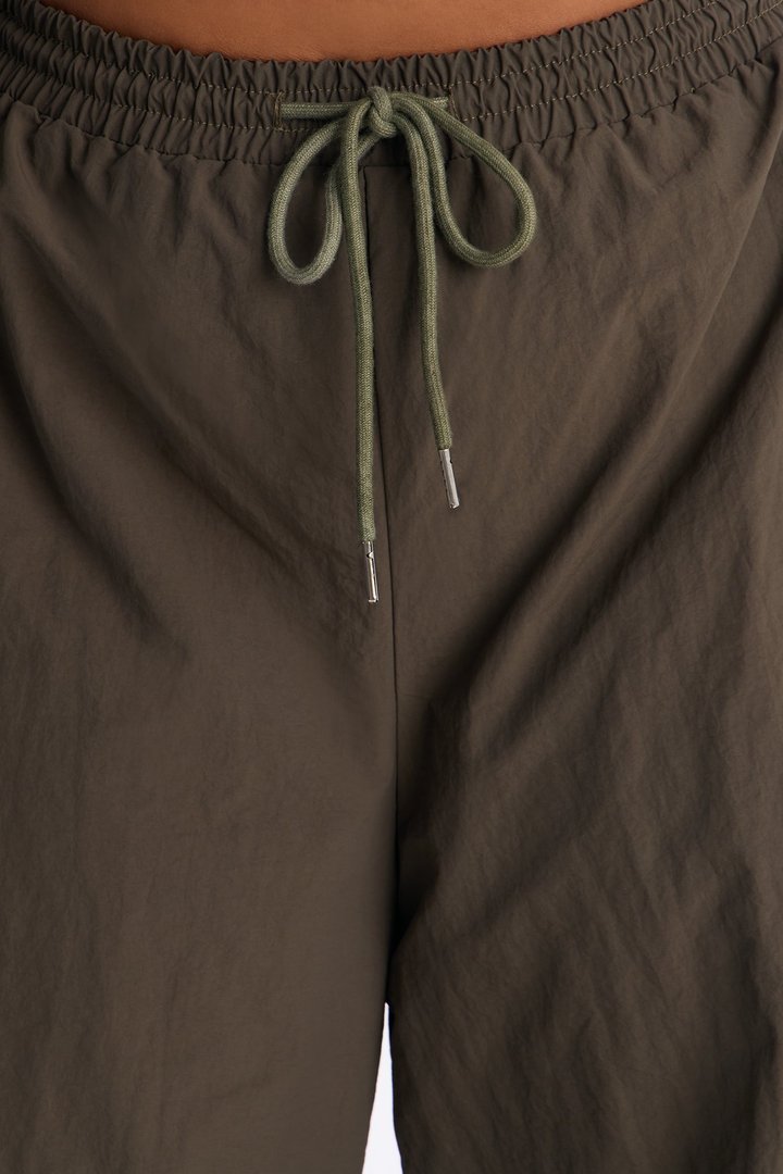 Static Energy Super Wide Leg Windbreaker Pant 33″ - Military Green