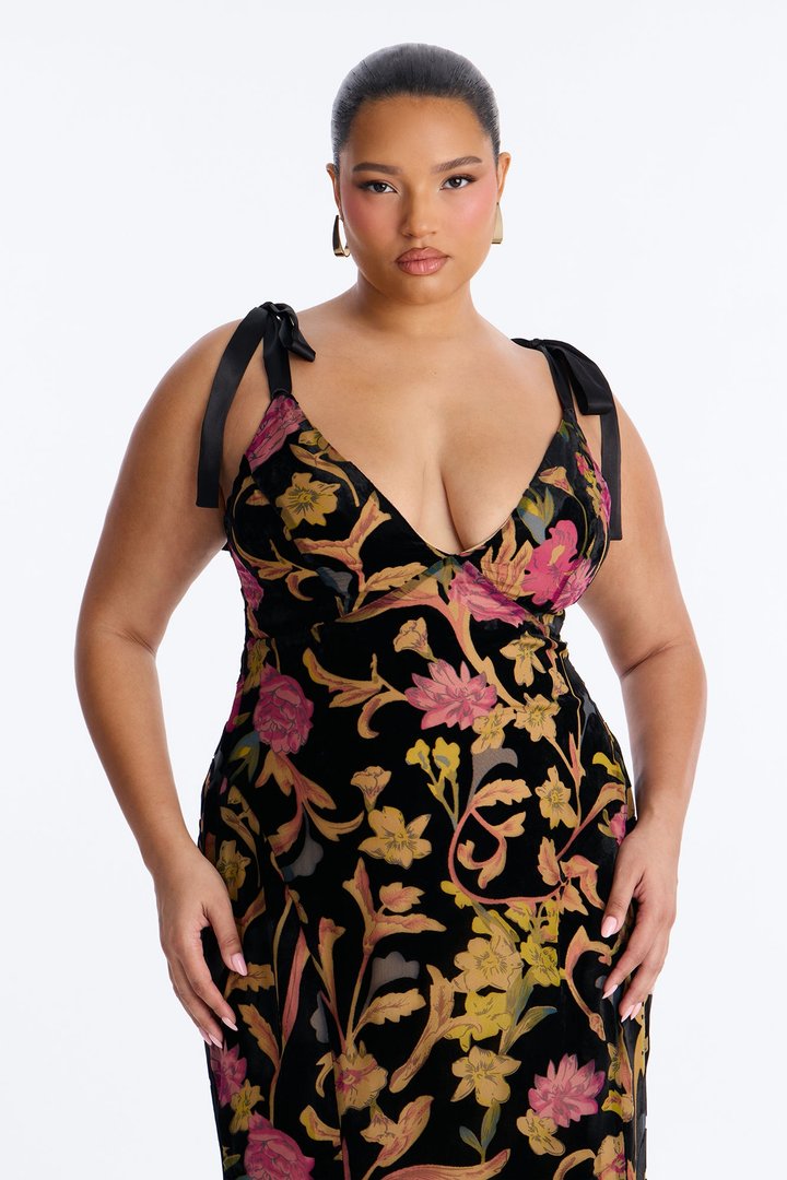 Soft Aesthetic Velvet Gown - Black/combo