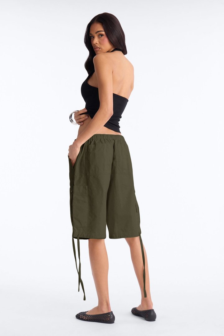 Out Of Town Low Rise Cotton Bermuda Short - Olive