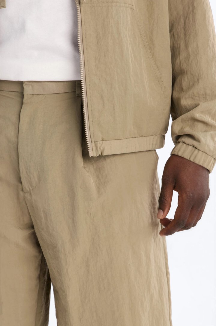 Baggy Pleated Tech Short - Khaki