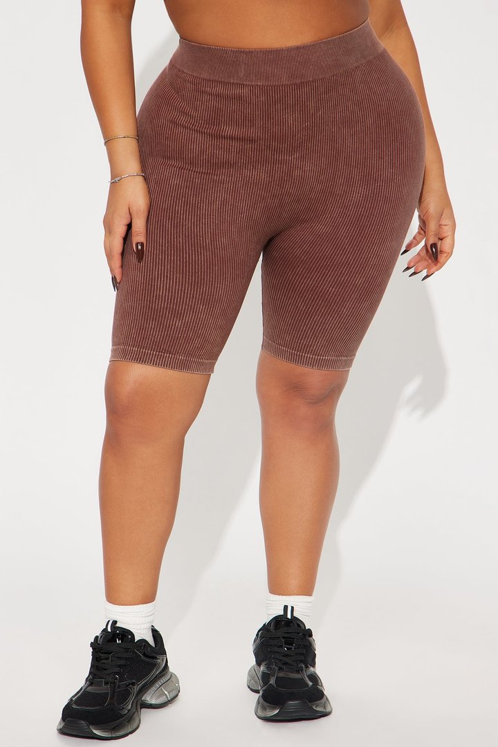 Mia Ribbed Seamless Biker Short - Brown