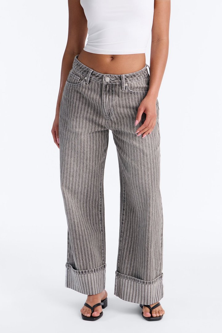 Catch Up Cuffed Wide Leg Jeans - Grey