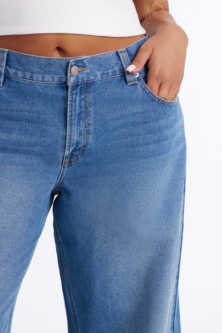 After Hours Low Rise Baggy Jeans - Medium Wash